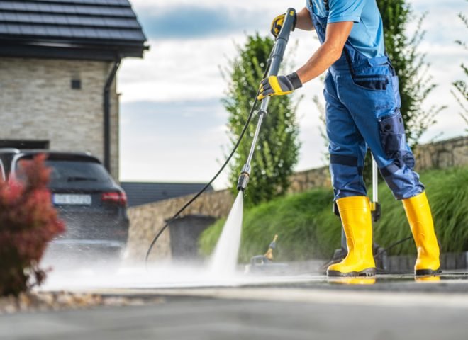 Home Pressure Wash - Powerful Pressure Washer to Clean Dirty Driveway